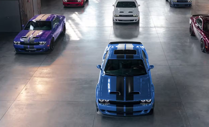 Dodge Challenger SXT vs. R/T vs. SRT Hellcat - Performance Comparison